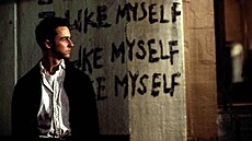 Edward Norton ve filmu Klub rvá (1999)