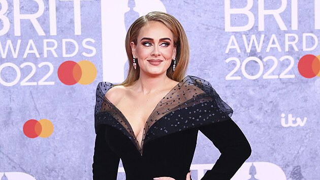 Adele na Brit Awards (Londn, 8. nora 2022)