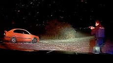 Policisté z Valašského Meziříčí naháněli muže, který odmítl zastavit při... Policisté z Valašského Meziříčí naháněli muže, který odmítl zastavit při...