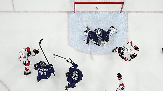 Olympijský turnaj v ledním hokeji. Finsko - Švýcarsko. Švýcaři se nicméně vrátili do zápasu díky trefě Ambühla. (16. února 2022)