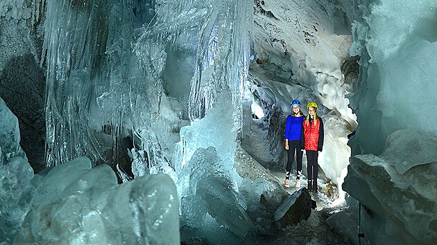 Prchoz ledovcovou trhlinu, dnen Natur Eis Palast, objevil nhodn v roce 2007 Roman Erler. Tajemn podzem pln ledovcovch skulptur na ledovci, nebo spe v ledovci Hintertux, bylo oteveno 3. listopadu 2008.