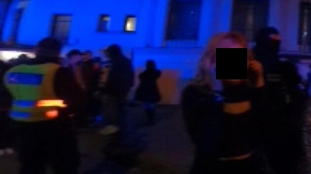 Policisté zkontrolovali v budějovickém klubu sto hostů, třicet mladistvých bylo pod vlivem alkoholu.
