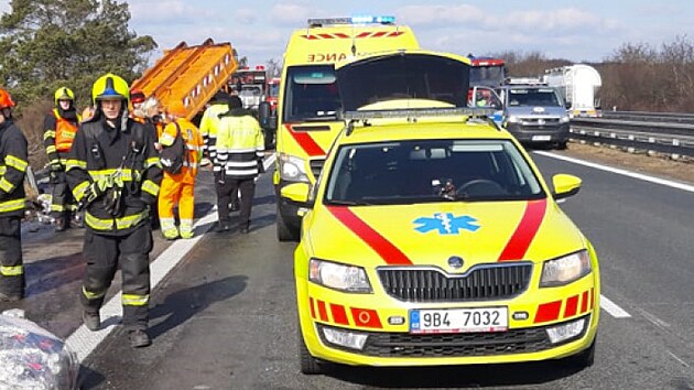 Při nehodě na D2 na Břeclavsku zemřel jeden silničář.