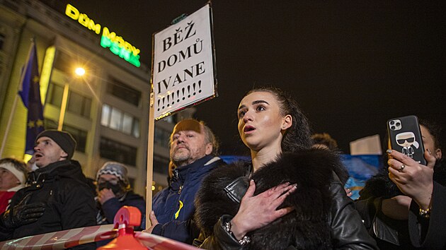 Demonstrace v Praze na podporu Ukrajiny bhem rusk agrese (22. nora 2022)