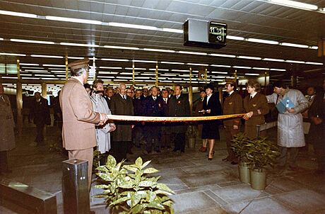 Otevení stanice na námstí Republiky 2. listopadu 1985.