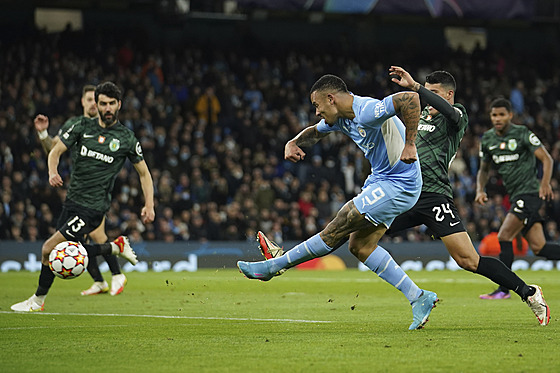 Gabriel Jesus z Manchesteru City otevírá skóre proti Sportingu. Jeho gól byl...