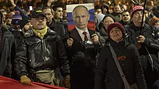 Tisíce lidí v Blehrad pochodovaly na podporu Ruska. (4. bezna 2022)