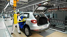 Volkswagen přerušil veškeré své aktivity v Rusku. Volkswagen přerušil veškeré své aktivity v Rusku.