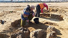 Archeologové hlásí mimořádné nálezy z výzkumu v trase budoucí dálnice D55. Archeologové hlásí mimořádné nálezy z výzkumu v trase budoucí dálnice D55.