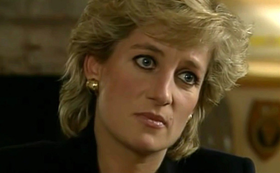 Princezna Diana bhem rozhovoru pro BBC (1995)