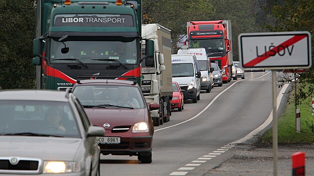 Lišovem denně projede 13 tisíc aut. Až bude obchvat hotový, obyvatelům města na Budějovicku se výrazně uleví.