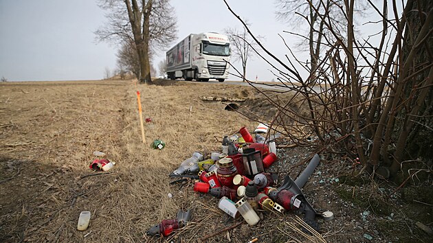 Hlavní spojnice Jihlavy a Žďáru nad Sázavou je v úseku Jamné - Zhoř - Stáj ve špatném stavu, navíc je příliš úzká. Rekonstrukce komunikace bude trvat do podzimu. Přípravné práce už na některých místech začaly.