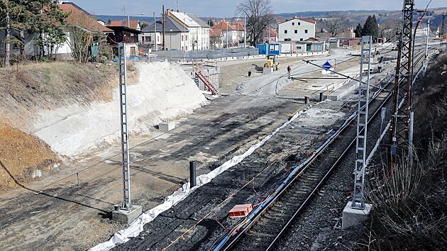 Jednou z vraznch a nkladnch dopravnch staveb v Plzni je pprava budoucho tunelu pro vchodn obchvat msta pod trat na esk Budjovice u Suick ulice v Plzni - Bokov. (7. 3. 2022)