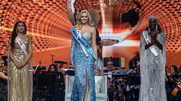 Miss USA Shree Saini, Miss World 2021 Karolina Bielawska z Polska a Miss Pobe slonoviny Olivia Yace (San Juan, 16. bezna 2022)