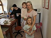 Snídaně uprchlých ukrajinských žen a dětí v pensionu v Polance nad Odrou,... Snídaně uprchlých ukrajinských žen a dětí v pensionu v Polance nad Odrou,...