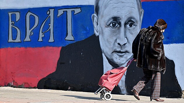 Bratr. Portrt ruskho prezidenta Vladimira Putina na jedn z blehradskch zd (5. bezna 2022)