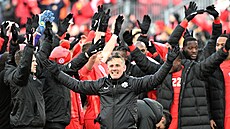 Trenér kanadských fotbalist John Herdman.