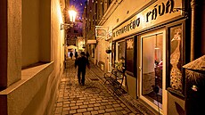 U červeného páva. Na místě dnešní restaurace se nacházel nejluxusnější pražský... U červeného páva. Na místě dnešní restaurace se nacházel nejluxusnější pražský...