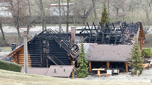 Požár zničil restauraci Na Srubu v Osvětimanech, která patří hradnímu kancléři Mynářovi (29. březen 2022)