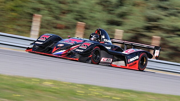 Miloš Beneš s vozem Osella FA 30 je několikanásobným domácím šampionem a vicemistrem Evropy v závodech do vrchu. Na neděli je přihlášen do mistrovství republiky.