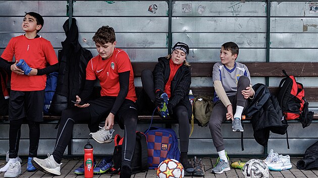 Tréninku hráčů FK Viktoria Žižkov se zúčastnily i ukrajinské děti. (5. dubna 2022)