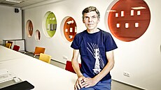 Dalibor Dědek spoluzaložil mezinárodní hnutí We Must Act. Dalibor Dědek spoluzaložil mezinárodní hnutí We Must Act.