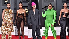Móda na cenách Grammy (Las Vegas, 3. dubna 2022) Móda na cenách Grammy (Las Vegas, 3. dubna 2022)