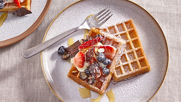 Ricottové vafle s ovocem a čokoládou