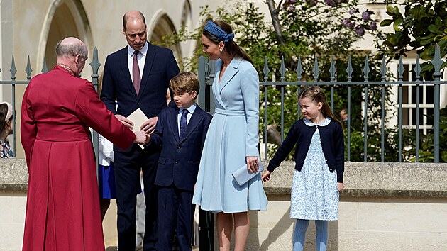 Princ William, princ George, vvodkyn Kate a princezna Charlotte (Windsor, 17. dubna 2022)