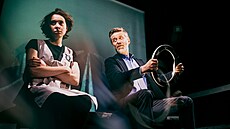 Anežka Šťastná a Jiří Langmajer v představení Cesta k vodopádům Anežka Šťastná a Jiří Langmajer v představení Cesta k vodopádům