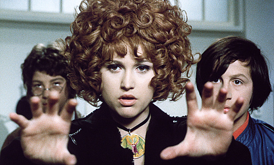 Petra ernocká v roli Saxany v pohádce Dívka na kotti (1972)