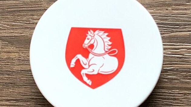 Toto zařízení budou mít řidiči v autech místo parkovacích karet.