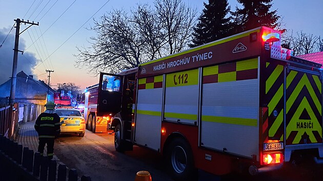 Od nabíjených baterií do elektrokoloběžek vzplála garáž, která sousedí s rodinným domem.
