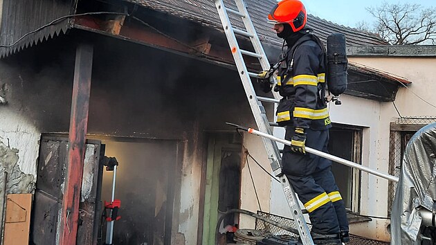 Za nabíjení baterie bez dozoru dostal majitel od vyšetřovatelky hasičů pokutu.