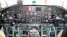 Kokpit letounu An-30