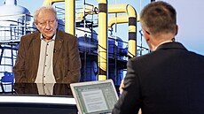 Hostem pořadu Rozstřel je Vladimír Štěpán energetický analytik společnosti... Hostem pořadu Rozstřel je Vladimír Štěpán energetický analytik společnosti...