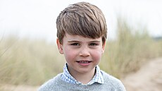 Vévodkyn Kate a princ William ukázali fotku nejmladího syna Louise, který 23....