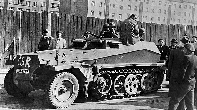 Povstaleck polops Sd.Kfz. 250 zvan Mal Housenka