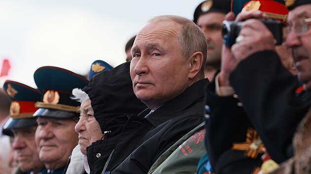 V Moskv zaala pi pleitosti Dne vtzstv vojensk pehldka. Na n tak promluvil rusk prezident Vladimir Putin. (9. kvtna 2022)