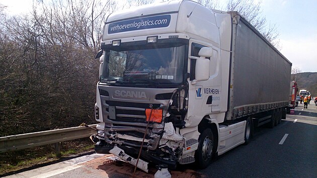 Tragick nehoda se stala v dubnu 2015 krtce ped polednem na silnici I/50 mezi Buovicemi a Nesovicemi.