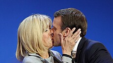 Emmanuel Macron s manelkou Brigitte