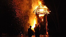 Plánovanou demolici chaloupky, kterou nahradí nová lávka přes řeku Radbuzu,... Plánovanou demolici chaloupky, kterou nahradí nová lávka přes řeku Radbuzu,...