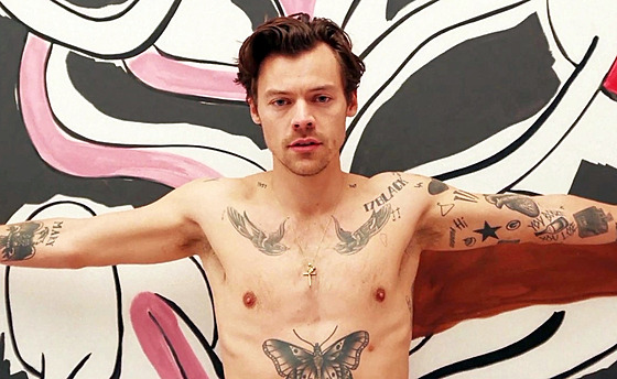 Harry Styles ve svém videoklipu k singlu As It Was