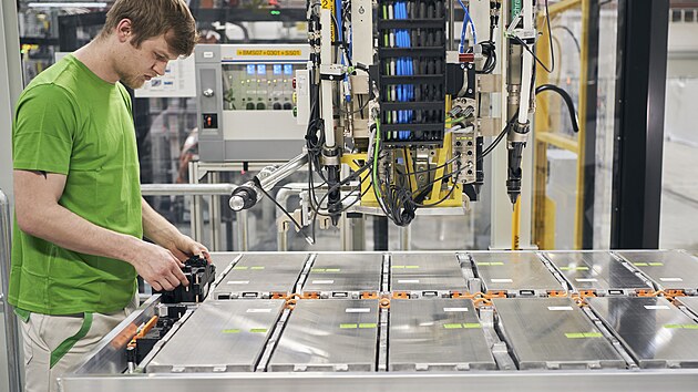 Kompletace traknch bateri pro elektromobily koncernu VW v Mlad Boleslavi