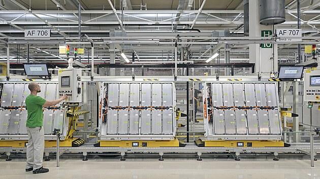 Kompletace traknch bateri pro elektromobily koncernu VW v Mlad Boleslavi