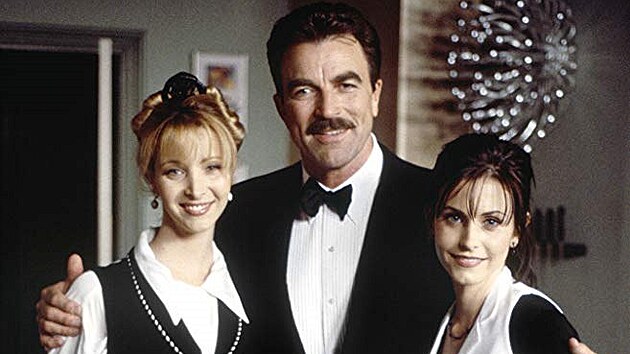 Lisa Kudrowov, Tom Selleck a Courteney Coxov v serilu Ptel