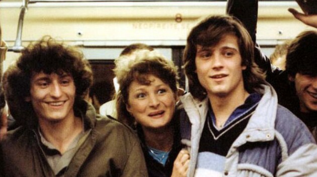 Ondej Vetch, Svtlana Nlepkov a Luk Vaculk ve filmu Lska z pase (1985)