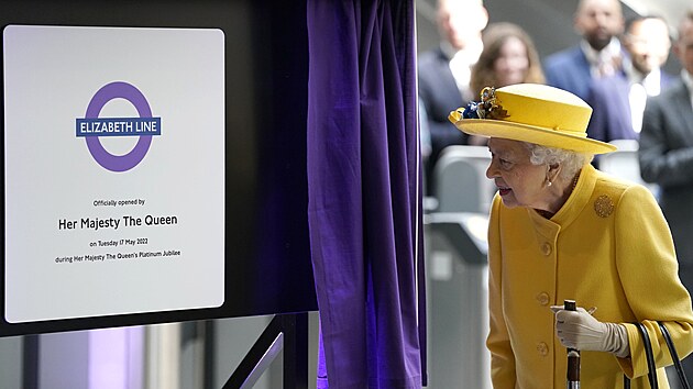 Krlovna Albta II. na ndra Paddington u pleitosti dokonen Elizabeth Line (Londn, 17. kvtna 2022)