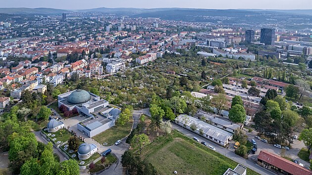Brněnsk&yacute; park na Krav&iacute; hoře se roz&scaron;&iacute;ř&iacute; zhruba o osm tis&iacute;c metrů čtverečn&iacute;ch. (2022)