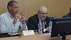 Hejtman Petr Kulhánek a ministr zdravotnictví Vlastimil Válek spolu včera... Hejtman Petr Kulhánek a ministr zdravotnictví Vlastimil Válek spolu včera...
